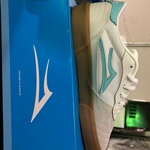 Cambridge white and teal suede skate shoe brand new in box.  Multiple sizes